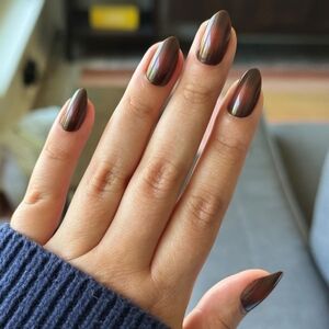 Subtle Chocolate Aura  Press-On Naile Medium Almond Oliver & June